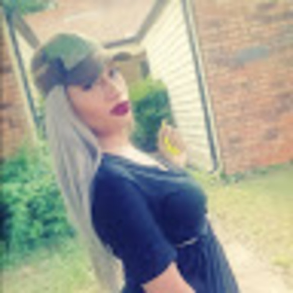Meet your Posher, Shanel - Picture 1 of 1